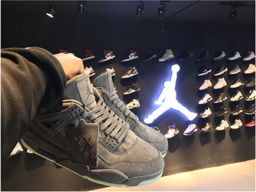 KAWS x Air Jordan 4 Cool Grey